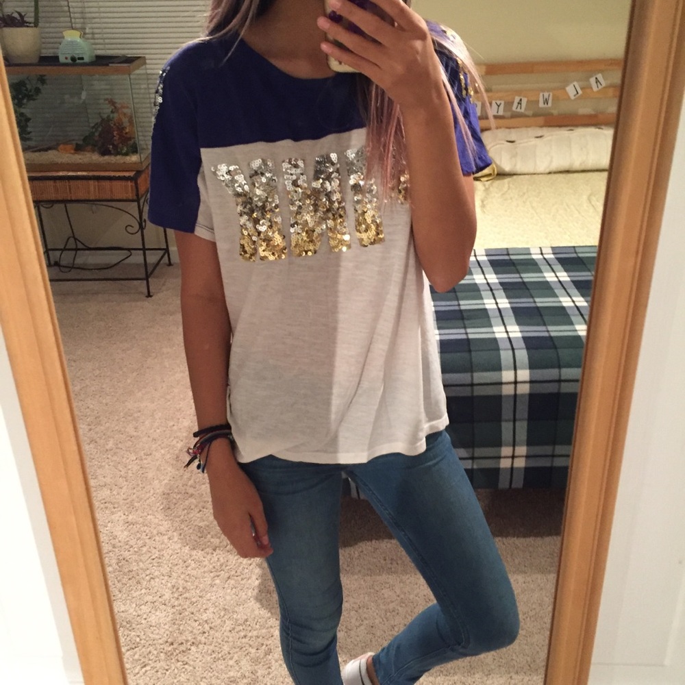 ⭐️4 for $30 ⭐️Victoria’s secret pink tee shirt